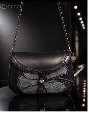 AUTHENTIC GUCCI COUTURE- RARE TOM FORD 2000 RUNWAY BAG BLACK LEATHER-APPLIQUÉ